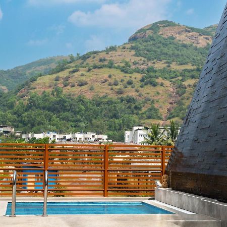 Saffronstays Urja, Lonavala - Private Villa With 2 Pools, Spa Room, Private Elevator & Waterfall Buitenkant foto