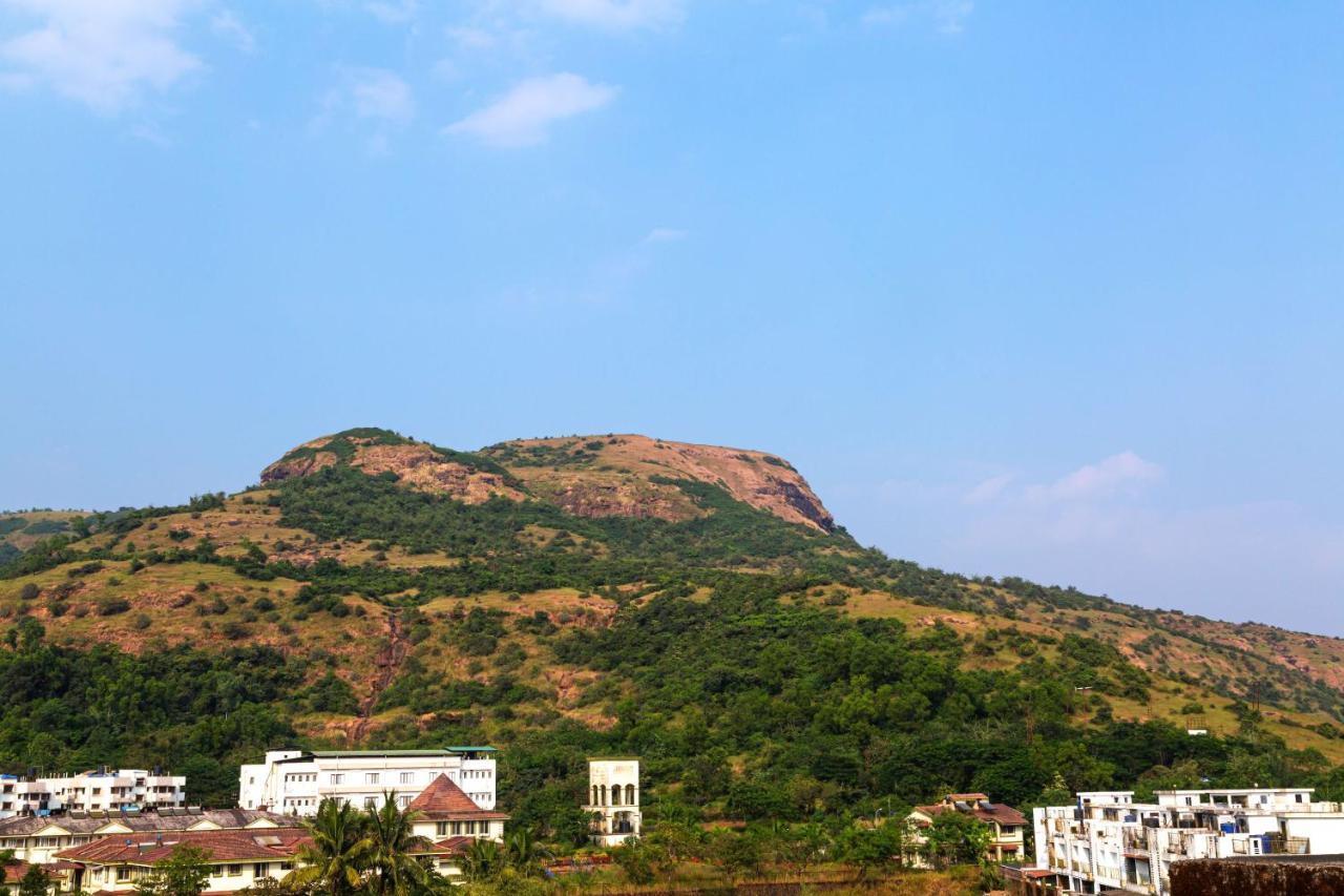 Saffronstays Urja, Lonavala - Private Villa With 2 Pools, Spa Room, Private Elevator & Waterfall Buitenkant foto