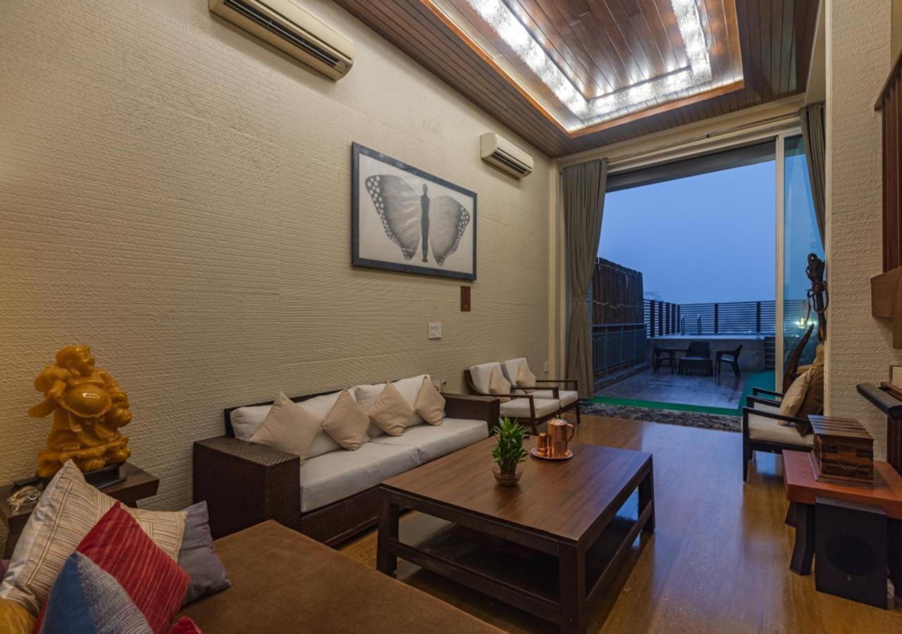 Saffronstays Urja, Lonavala - Private Villa With 2 Pools, Spa Room, Private Elevator & Waterfall Buitenkant foto