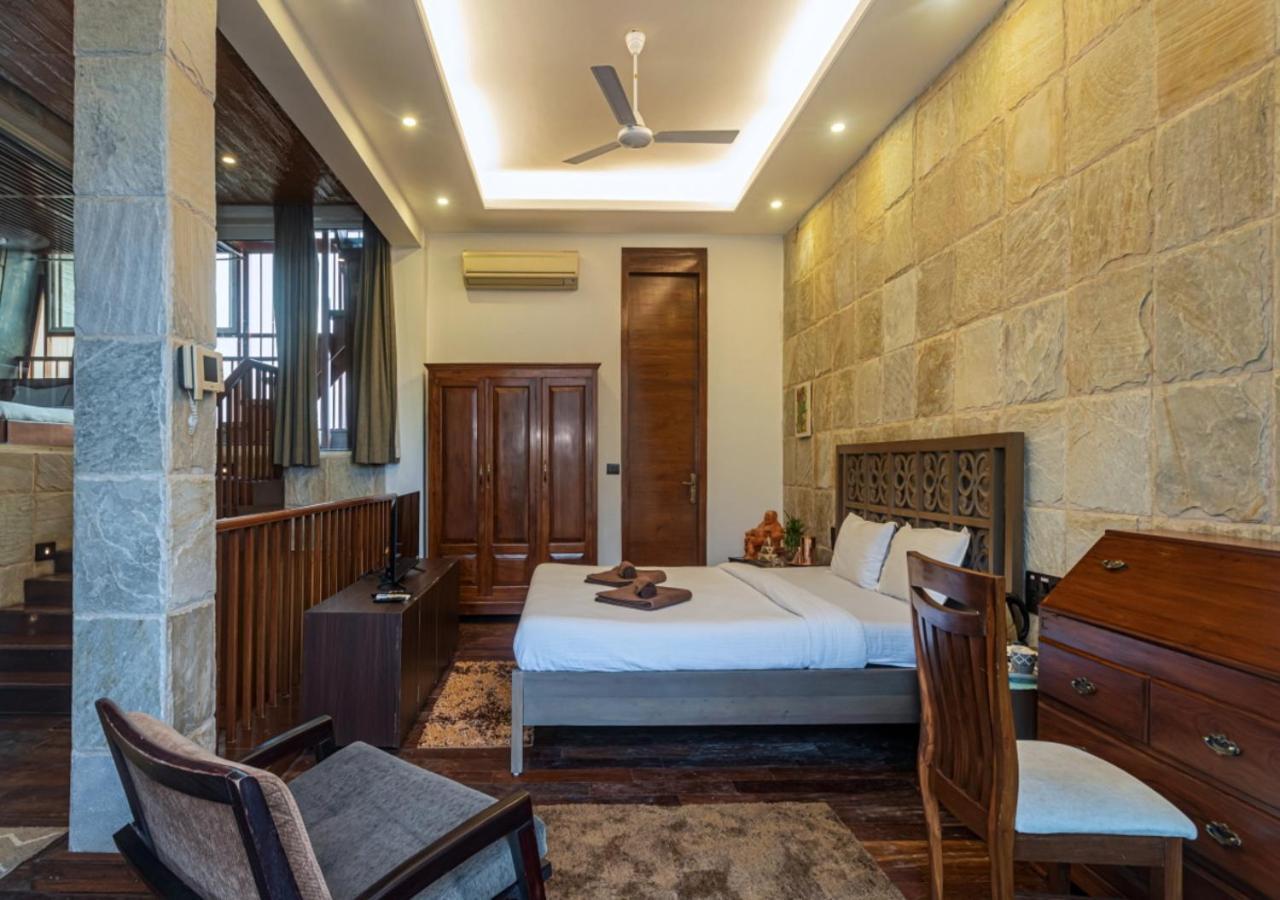Saffronstays Urja, Lonavala - Private Villa With 2 Pools, Spa Room, Private Elevator & Waterfall Buitenkant foto