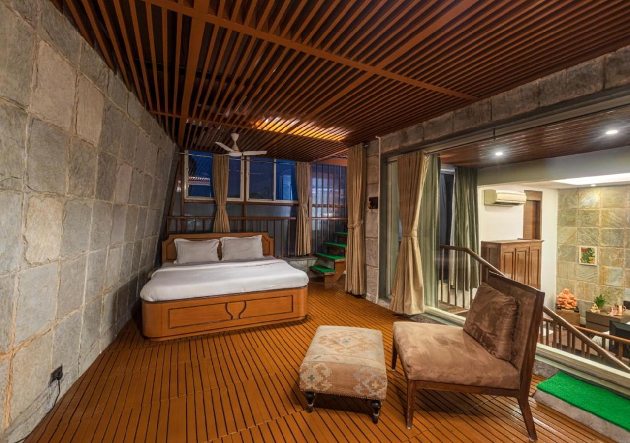 Saffronstays Urja, Lonavala - Private Villa With 2 Pools, Spa Room, Private Elevator & Waterfall Buitenkant foto
